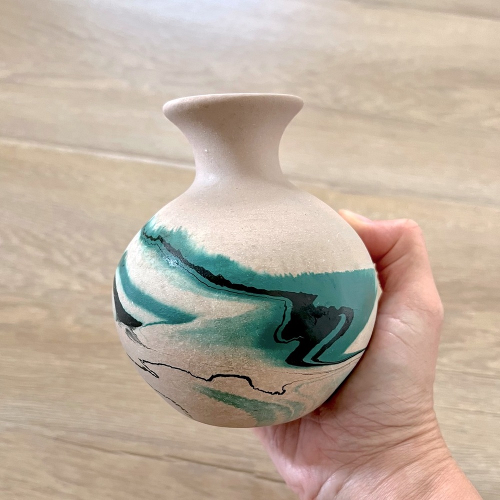 Vintage Nemadji Pottery Vase hand made painted‎ in USA